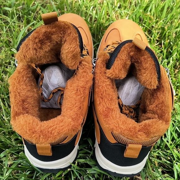 🥾 NWT LAMINCOA BOOTS WITH FUR INSIDE - Picture 3 of 7